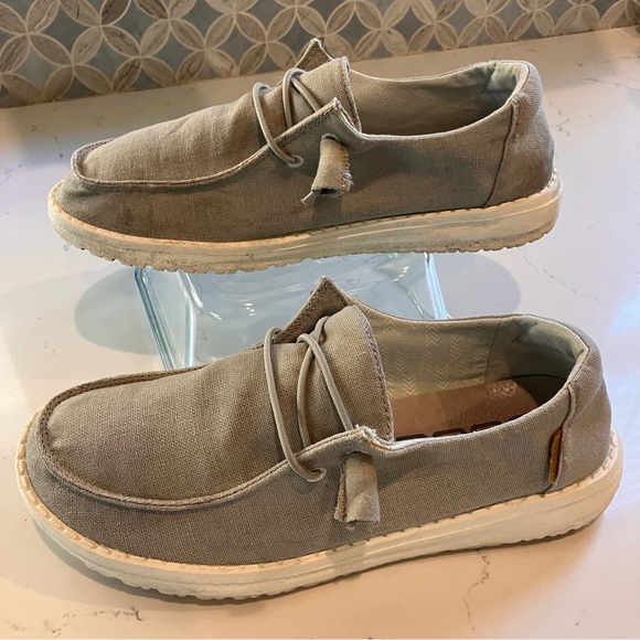 Hey Dude (413058) Wendy Chambray Slip-On Chambray Light Grey Womens US Size 7 - Picture 2 of 12
